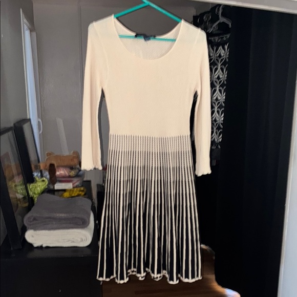 French Connection Dresses & Skirts - French Connection Cream Long Sleeve Dress